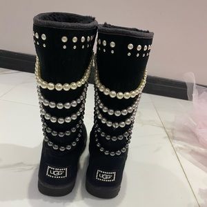 UGG Boots Black Calais with Pearl Chains Size 6 LIMITED EDITION!